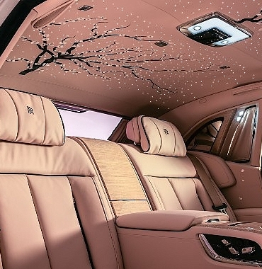anin-guzelligi-rolls-royce-phantom-cherry-blossom.jpg