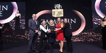 mercedes-benz-shes-mentoring-programi-basarilarini-5-prestijli-odulle-taclandirdi.jpg
