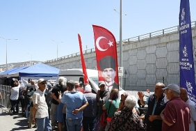 baskan-cercioglu-kusadasinda-yasayan-vatandaslari-ata-tohumlarindan-uretilen-fideler-ile-bulusturdu.jpg