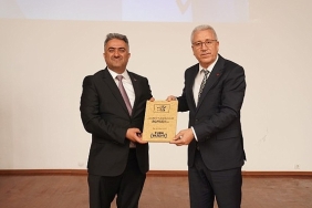 turk-patent-ve-marka-kurumu-baskani-prof-dr-m-zeki-durak-ege-universitesine-konuk-oldu.jpg