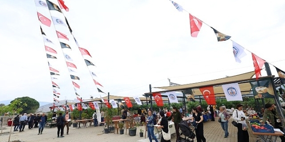efes-tarlasi-yasam-koyunde-uretici-pazari-acildi.jpg