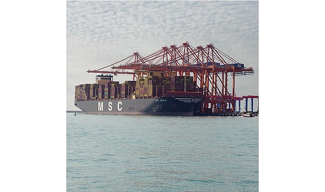 mersin-uluslararasi-limani-dunyanin-en-buyuk-konteyner-gemisi-msc-irinayi-agirladi.jpg