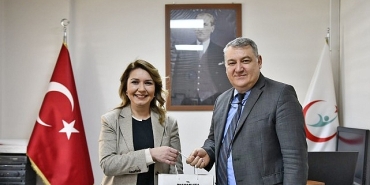 belediye-baskani-nergiz-karaagacli-ozturkten-14-mart-tip-bayrami-ziyareti.jpg