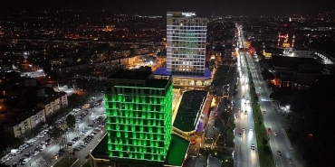 manisa-buyuksehir-belediyesinden-tip-bayramina-ozel-isiklandirma.jpg