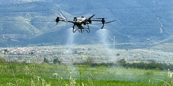 baskan-cercioglunun-tarima-ve-ureticilere-destekleri-suruyor-tarlalar-drone-ile-ucretsiz-gubreleniyor.jpg