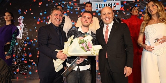 eib-xx-moda-tasarim-yarismasinin-sampiyonu-halit-tiryaki-oldu.jpg